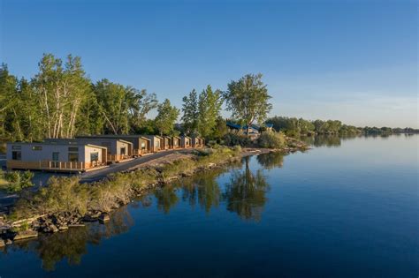 River Lodge + Cabins in Boardman .